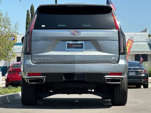 Used 2024 Cadillac Escalade Premium Luxury RWD image 5