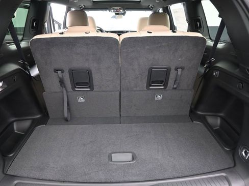 New 2025 Jeep Grand Cherokee L Limited w/ Luxury Tech Group II image 16