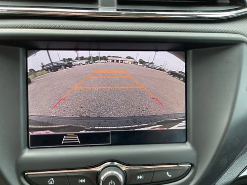Used 2023 Chevrolet TrailBlazer LS FWD image 19