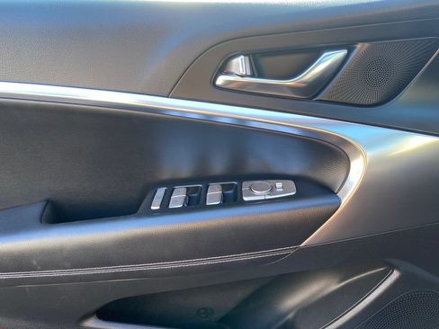 Certified 2025 Genesis G70 2.5T RWD image 13