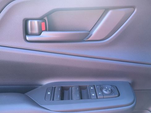 Used 2026 Toyota Prius Plug-In Hybrid image 15