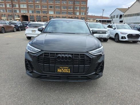 Used 2023 Audi Q3 2.0T Premium image 2