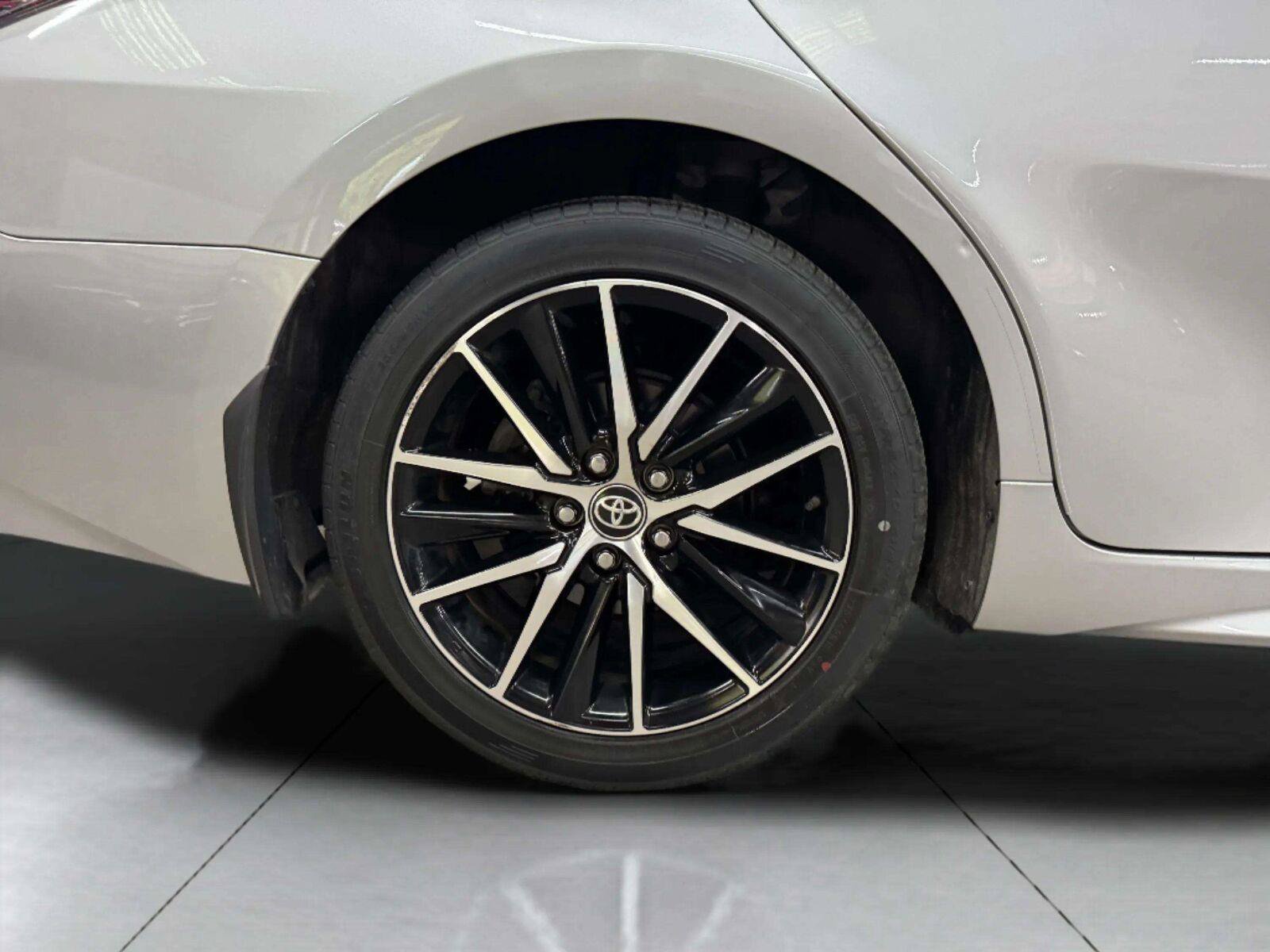 Used 2023 Toyota Camry SE AWD/4WD image 35