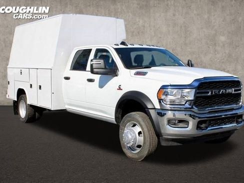 New 2024 RAM 5500 Tradesman w/ Chrome Appearance Group image 2