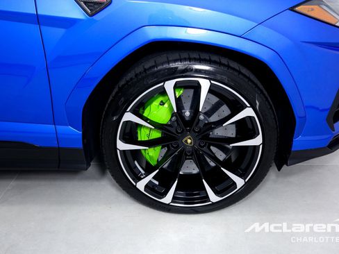 Used 2022 Lamborghini Urus AWD/4WD image 37