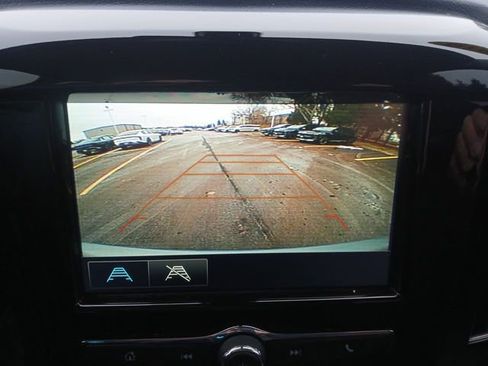 Used 2019 Chevrolet Traverse LS image 17