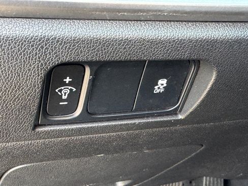 Used 2024 Kia Sorento S image 29