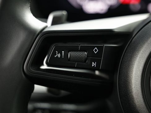 Certified 2025 Porsche Cayenne image 35