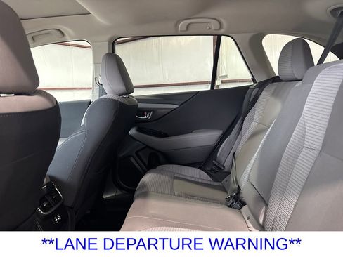 Used 2025 Subaru Outback Premium AWD/4WD image 12