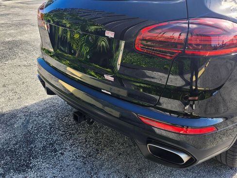 Used 2017 Porsche Cayenne AWD/4WD image 17