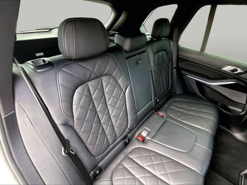 Used 2024 BMW X5 xDrive40i w/ M Sport Package AWD/4WD image 27