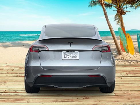 Used 2024 Tesla Model Y Performance AWD/4WD image 5