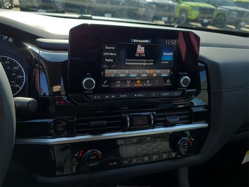 New 2025 Nissan Pathfinder SV image 16