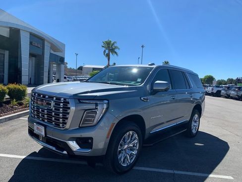 Used 2026 GMC Yukon Denali w/ LPO, Floor Liner Package AWD/4WD image 2