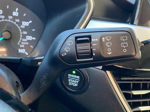 Certified 2022 Ford Escape SE w/ Convenience Package image 40