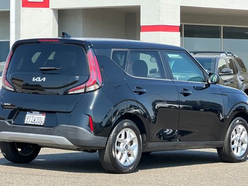 Used 2024 Kia Soul LX w/ Option Group 015 FWD image 2