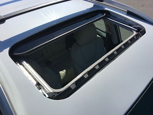 Used 2019 Subaru Impreza 2.0i Limited image 9