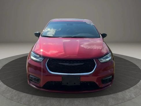Used 2026 Chrysler Pacifica Select FWD image 2