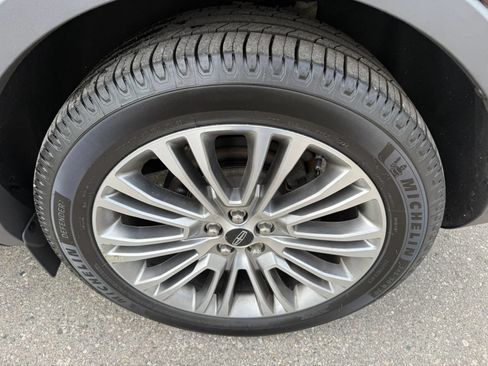 Used 2017 Lincoln MKX Reserve w/ Lincoln MKX Climate Package AWD/4WD image 10