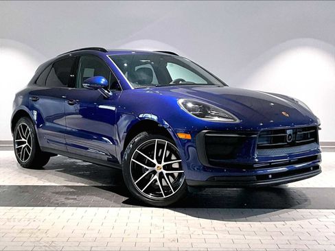 Used 2025 Porsche Macan image 12