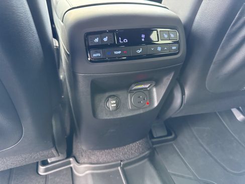 Used 2025 Hyundai Palisade Calligraphy AWD/4WD image 21