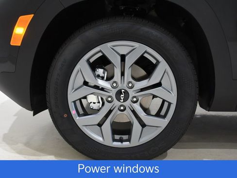 New 2026 Kia Seltos LX FWD image 6