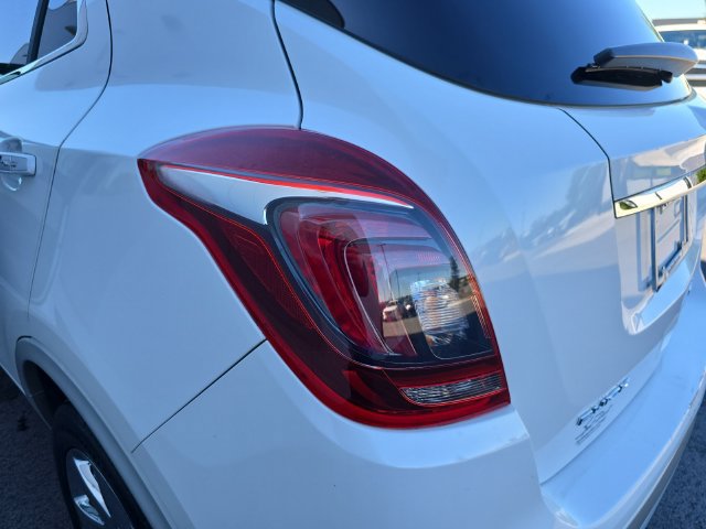 Used 2018 Buick Encore Essence w/ Experience Buick Package FWD image 21