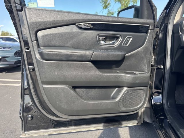 Used 2025 Honda Pilot Touring image 21