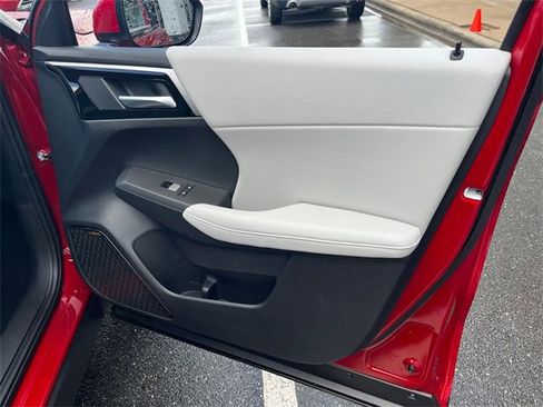 New 2025 Mitsubishi Outlander SE image 31