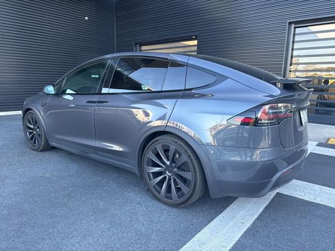 Used 2022 Tesla Model X Plaid image 3