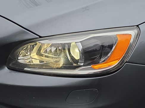 Used 2018 Volvo S60 T5 Dynamic w/ Vision Package image 29