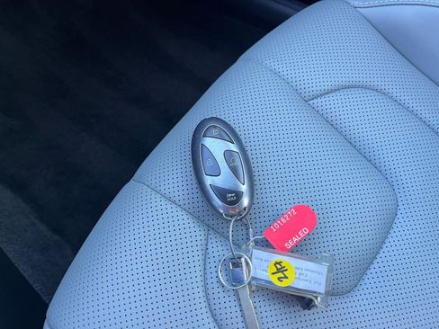 Used 2025 Hyundai Elantra Limited image 22