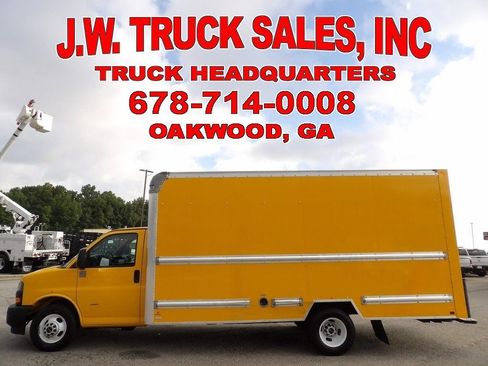 Used 2021 GMC Savana 3500 Extended w/ Power Convenience Package image 2