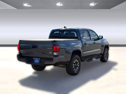 Used 2020 Toyota Tacoma SR AWD/4WD image 9