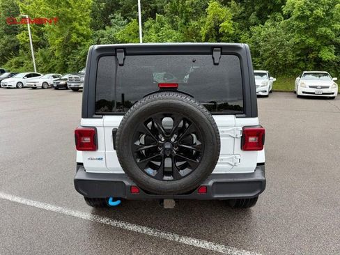 Used 2023 Jeep Wrangler Unlimited Sahara w/ Cold Weather Group AWD/4WD image 7