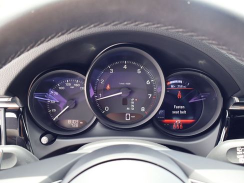 Certified 2026 Porsche Macan AWD/4WD image 16