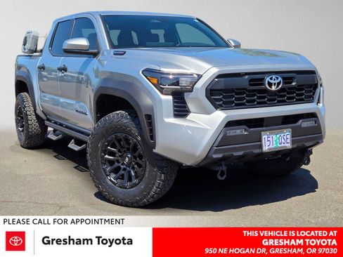 Certified 2025 Toyota Tacoma TRD Off-Road AWD/4WD image 1