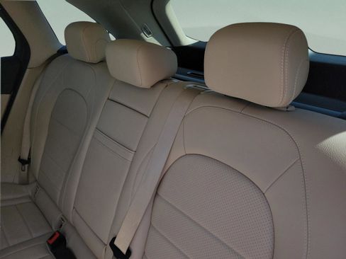 Used 2022 Mercedes-Benz GLC 300 image 13