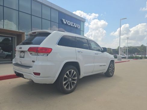 Used 2018 Jeep Grand Cherokee Overland RWD image 8