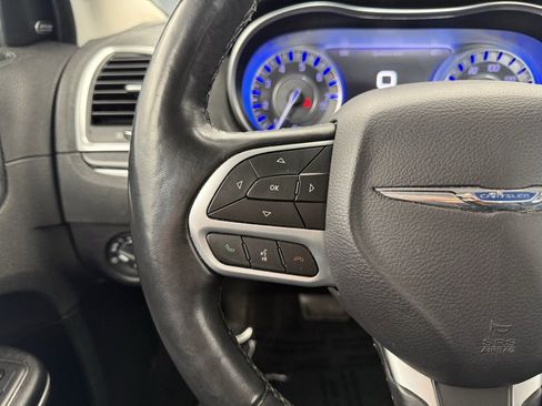 Used 2019 Chrysler 300 Limited image 27