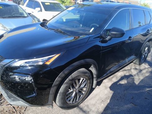 Used 2022 Nissan Rogue S image 1