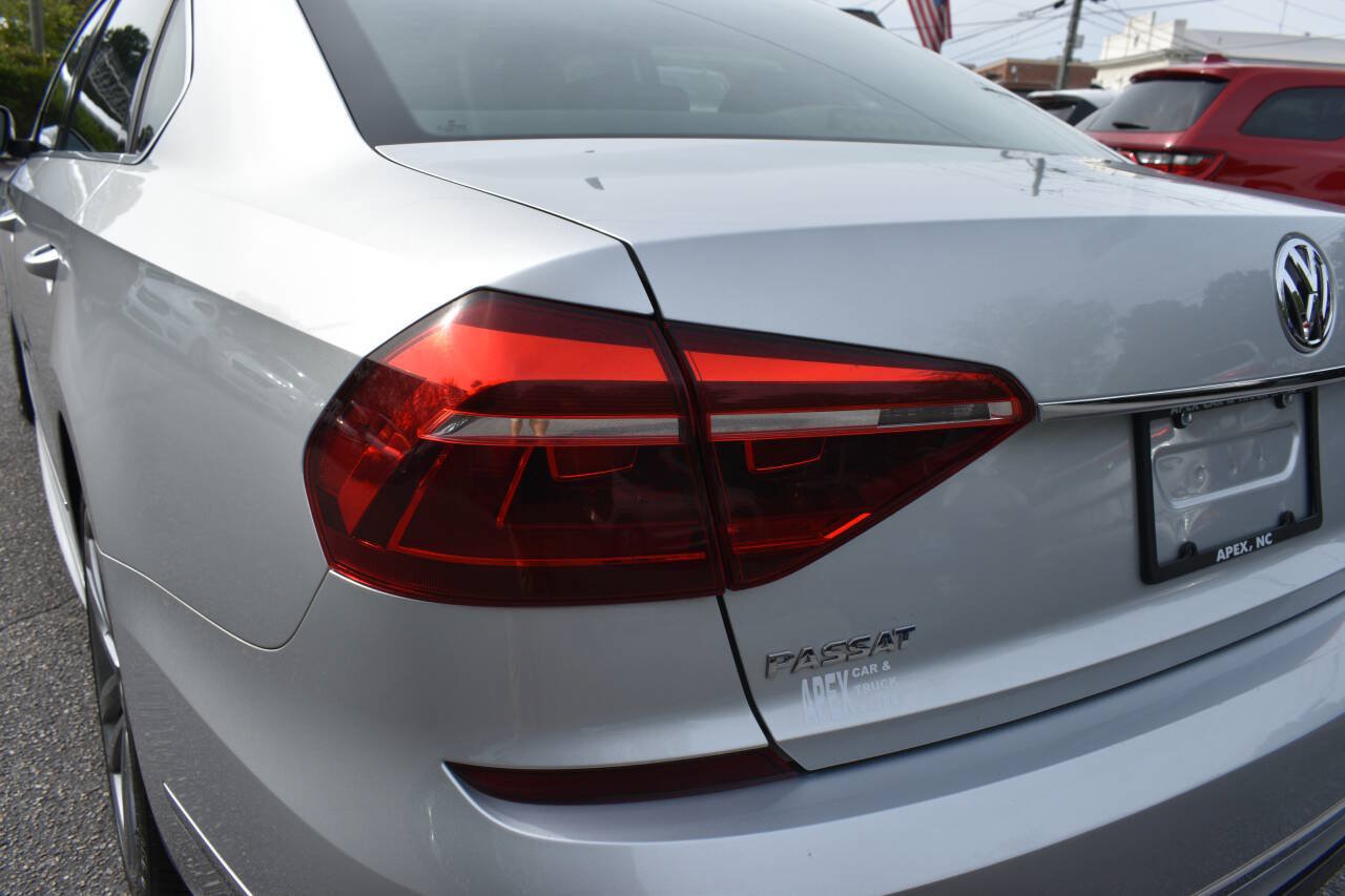 Used 2017 Volkswagen Passat 1.8T R-Line FWD image 33
