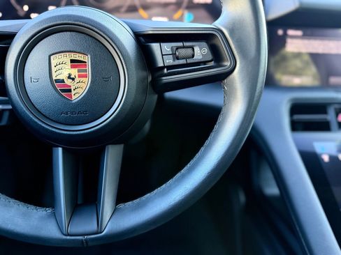 Used 2022 Porsche Taycan image 26