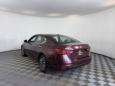 Used 2025 Nissan Altima 2.5 SV image 8