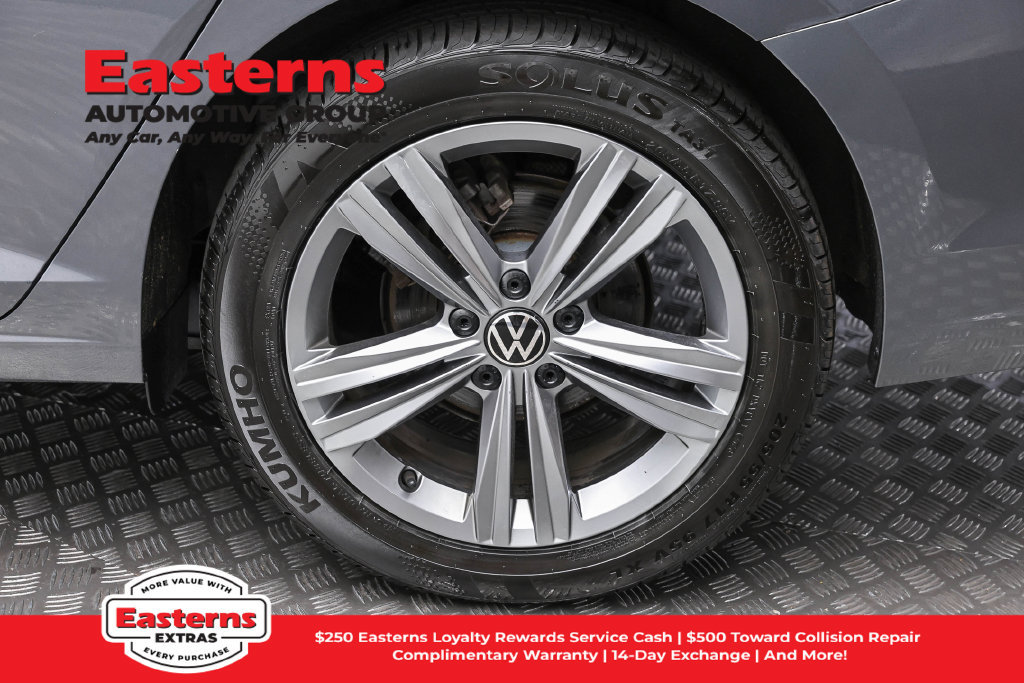 Used 2024 Volkswagen Jetta SE FWD image 9