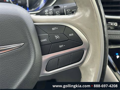 Used 2019 Chrysler Pacifica Limited image 25