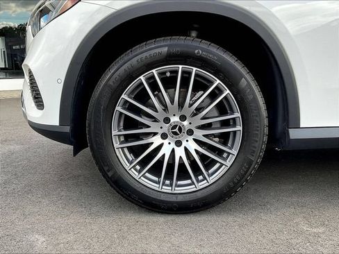 Used 2024 Mercedes-Benz GLC 300 4MATIC image 36
