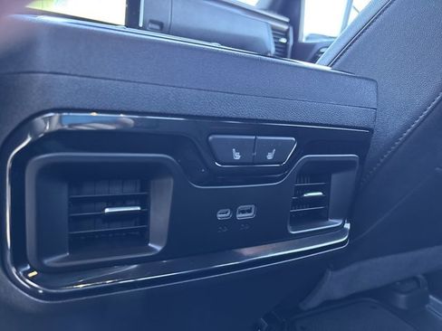 Used 2024 GMC Sierra 2500 AT4 w/ AT4 Premium Plus Package image 21