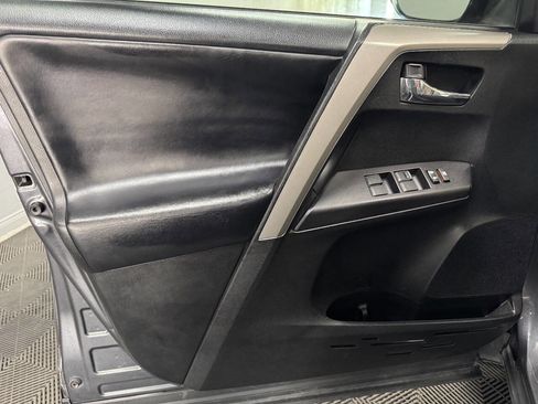 Used 2018 Toyota RAV4 XLE image 39