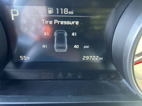 Certified 2024 Kia Carnival LX image 58